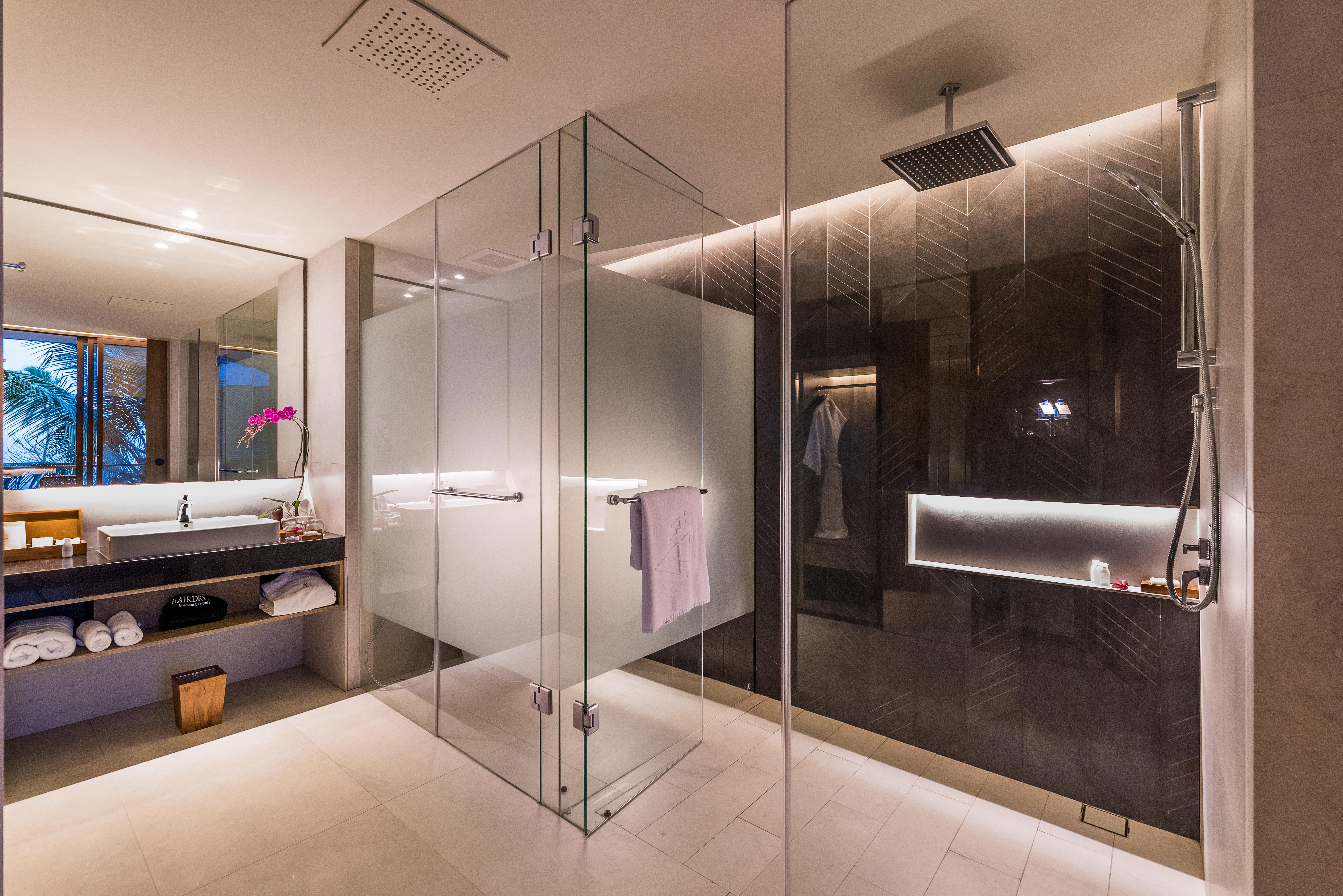 Katamaran Hotel & Resort Lombok Senggigi Dış mekan fotoğraf Bathroom