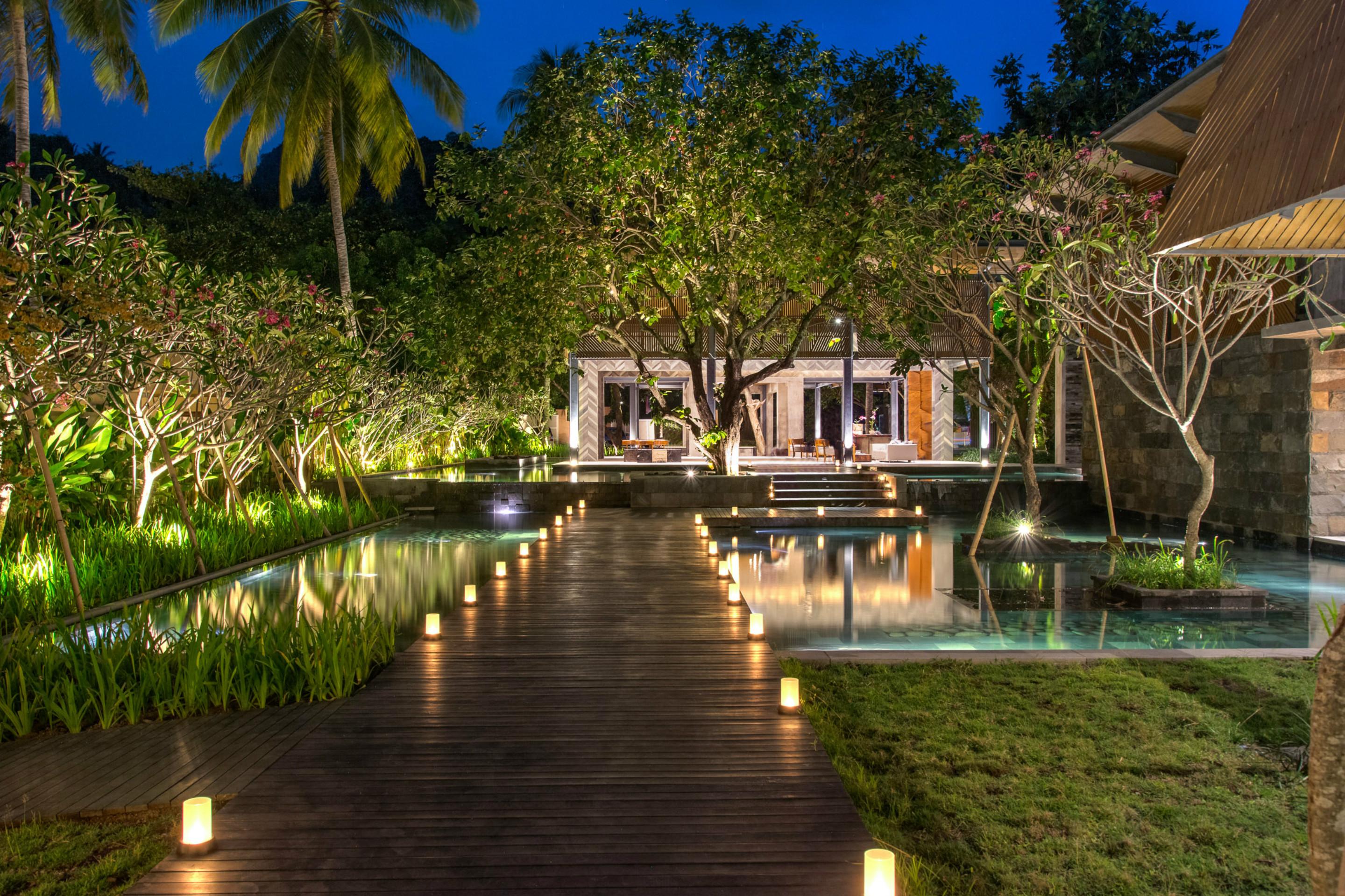 Katamaran Hotel & Resort Lombok Senggigi Dış mekan fotoğraf The Village at The Village Phuket